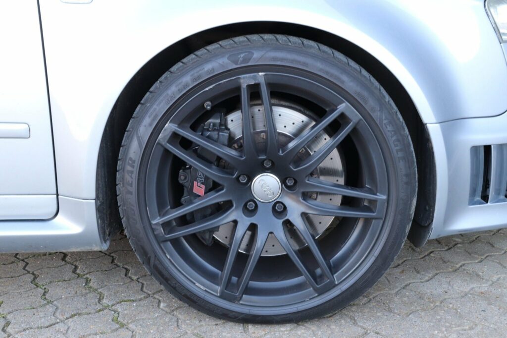 Audi RS4 Avant quattro