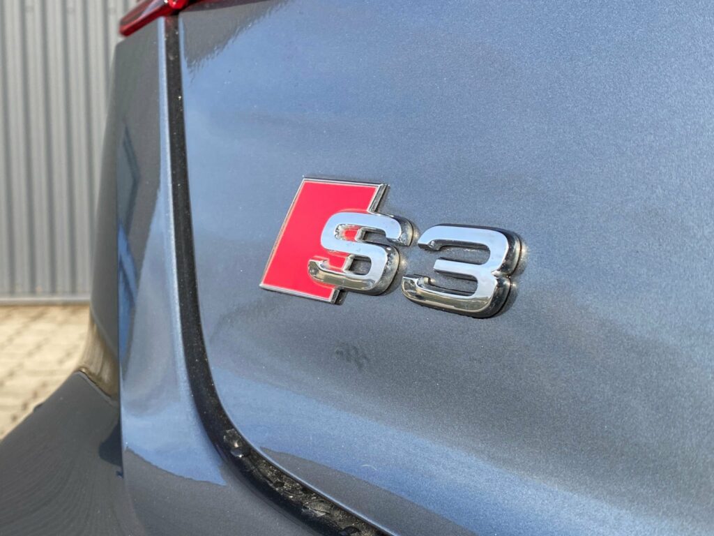 Audi S3 TFSi Sportback quattro S-tr.