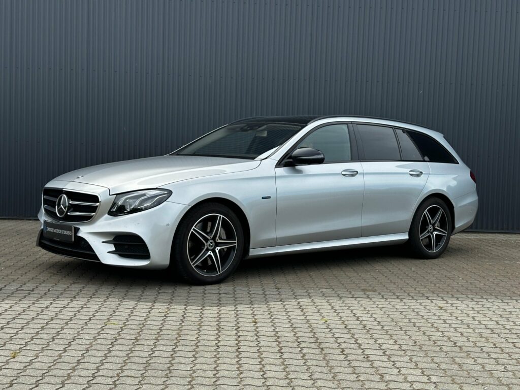 Mercedes E300 de AMG Line stc. aut.