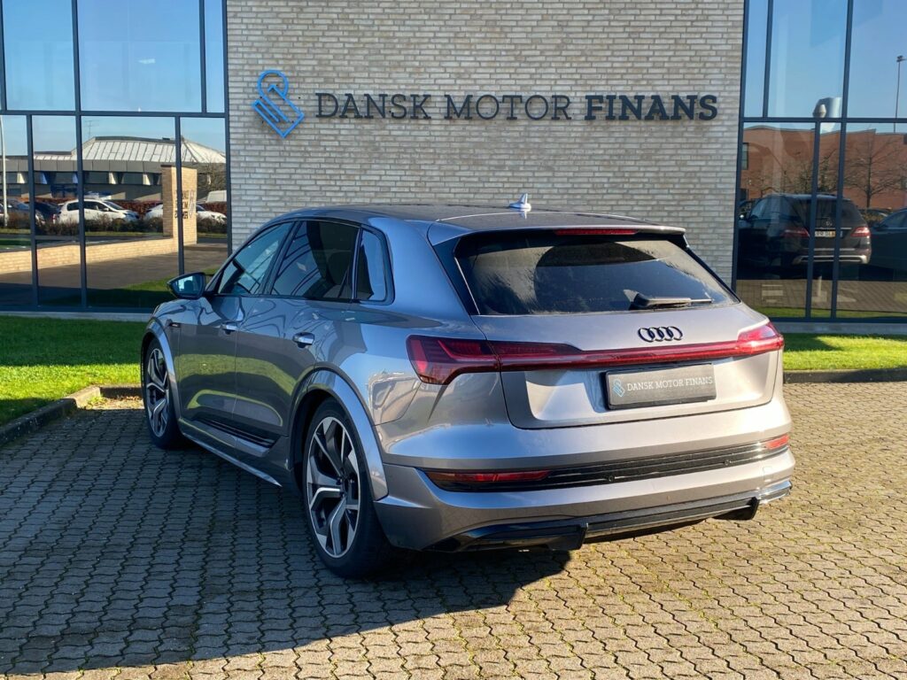 Audi e-tron S quattro