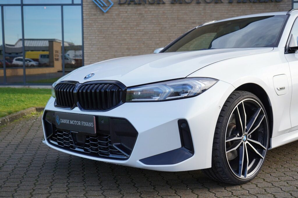 BMW 330e Touring M-Sport aut.