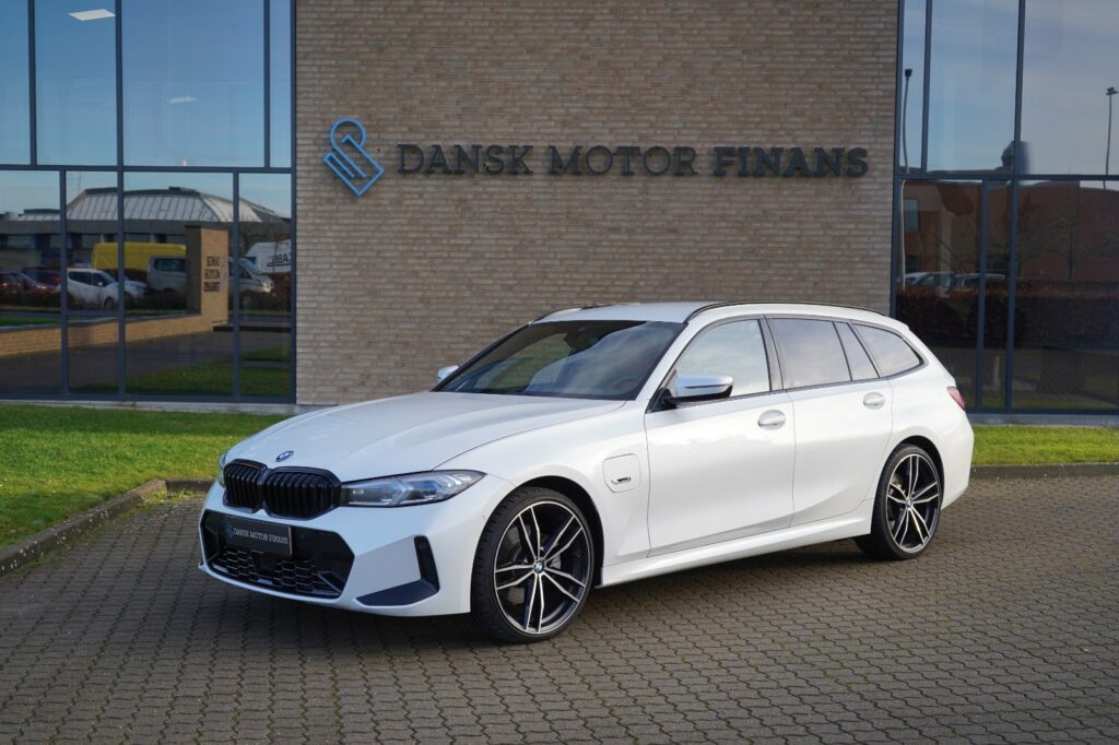 BMW 330e Touring M-Sport aut.