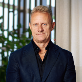 Tage fra Dansk Motor Finans