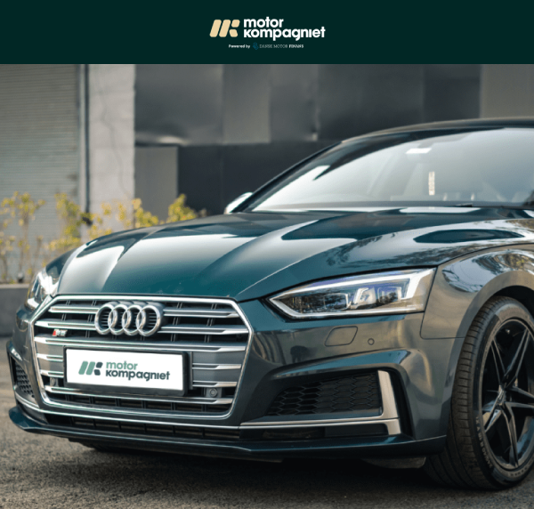 a car parked in front of a building