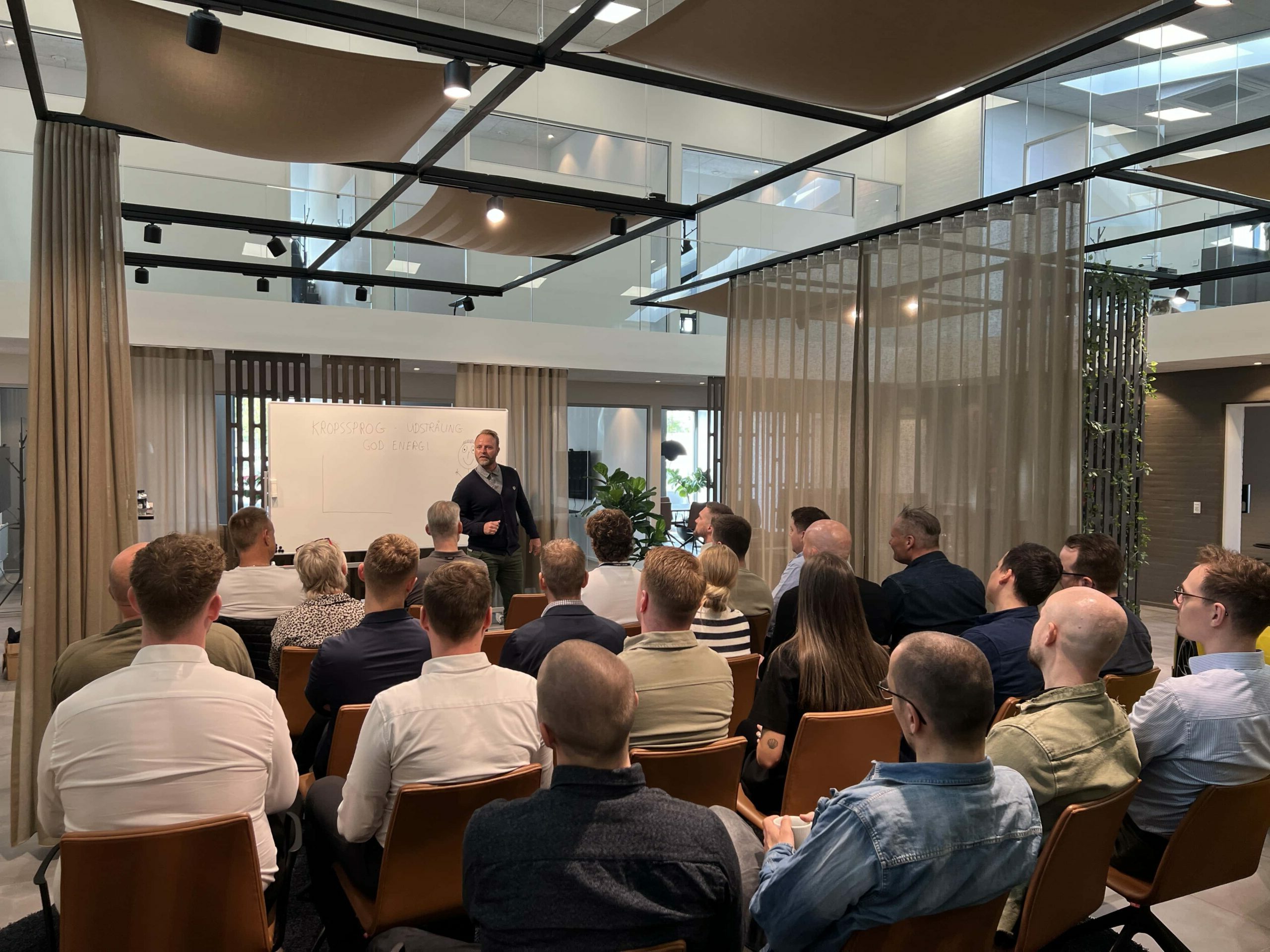 jesper-bergstrom-holder-foredrag-om-god-energi-og-udstråling