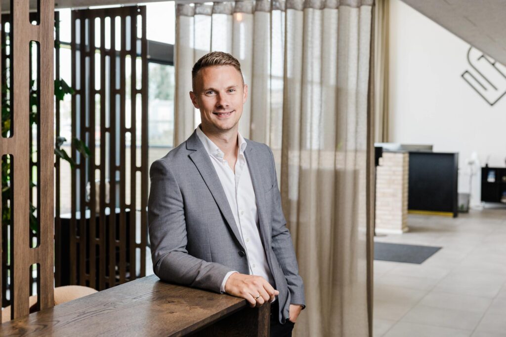 Legal (gammel) - Dansk Motor Finans